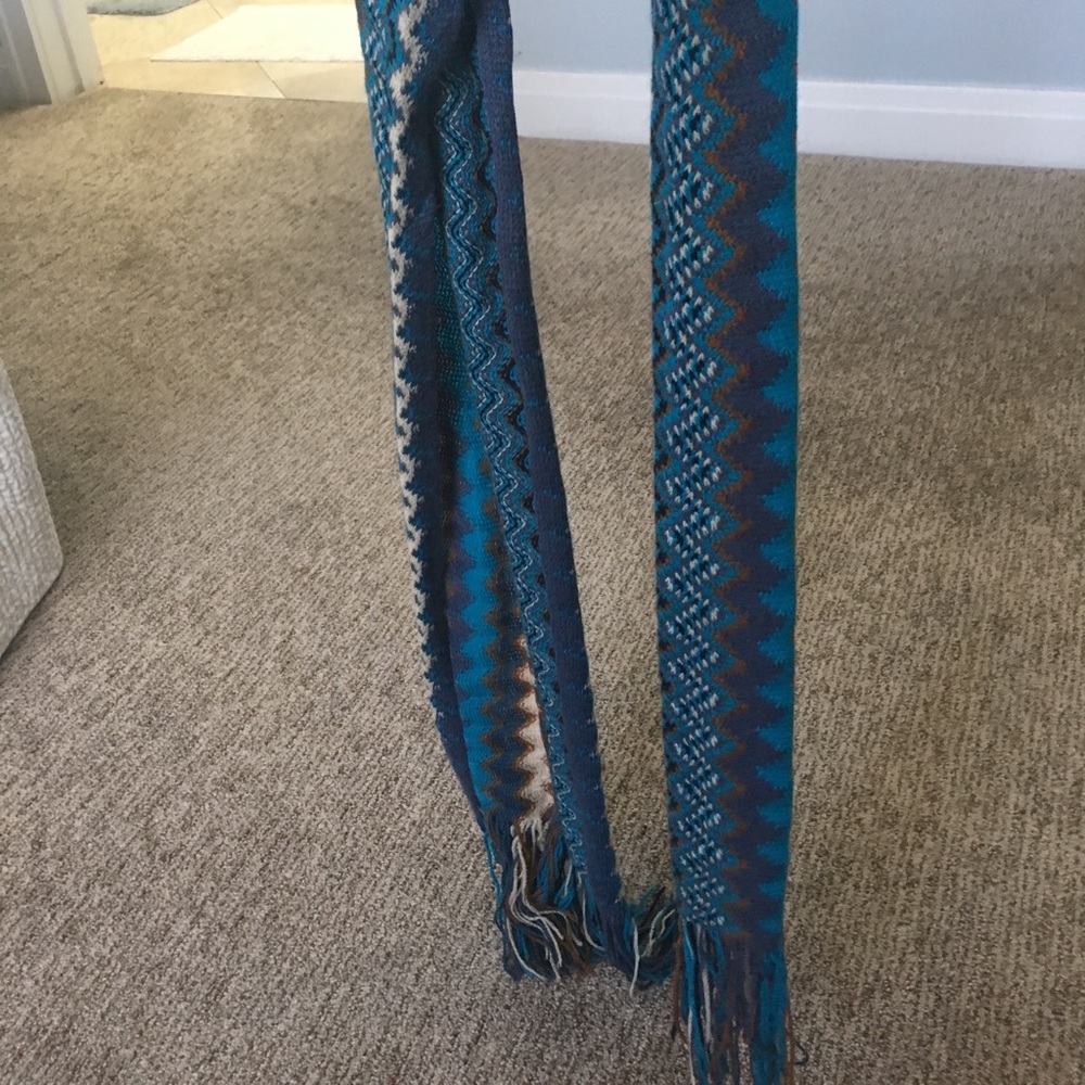 Wool scarf